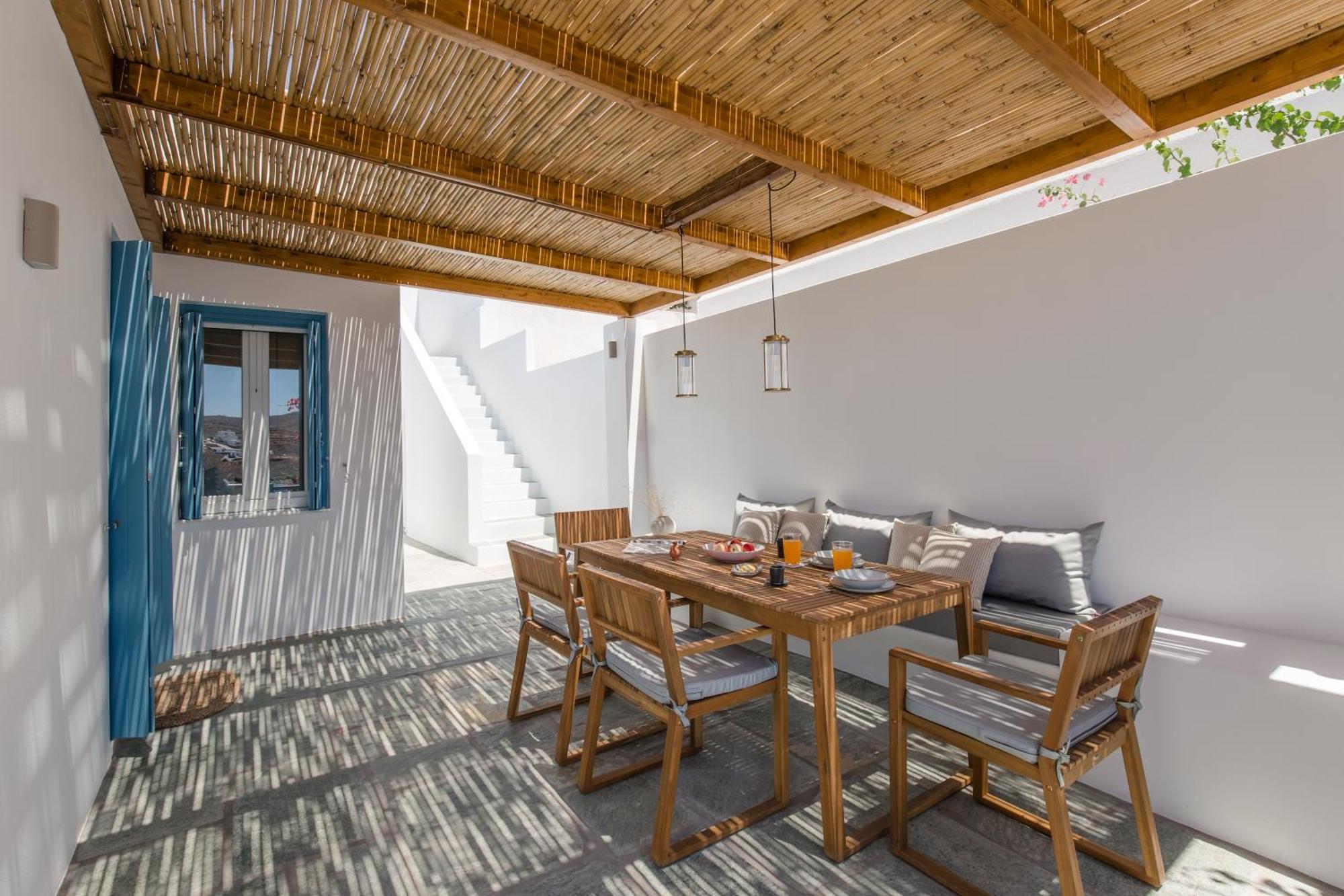 Fos Suites Лутра Экстерьер фото